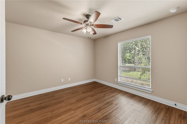 325 Planter Pointe Drive, Normangee, TX 77871