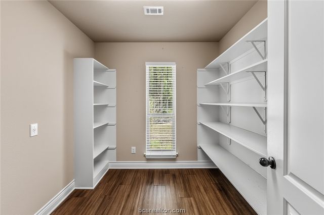 325 Planter Pointe Drive, Normangee, TX 77871