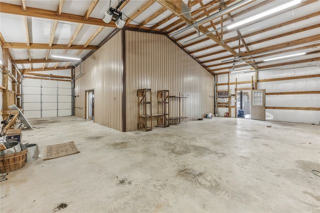 325 Planter Pointe Drive, Normangee, TX 77871