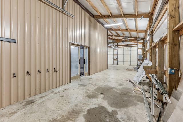 325 Planter Pointe Drive, Normangee, TX 77871