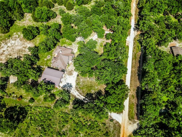 325 Planter Pointe Drive, Normangee, TX 77871