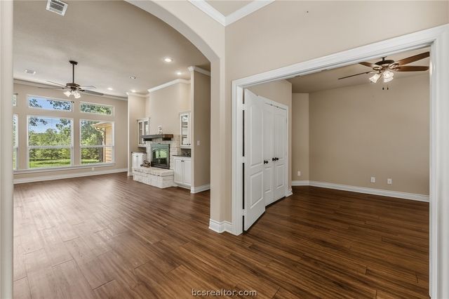 325 Planter Pointe Drive, Normangee, TX 77871