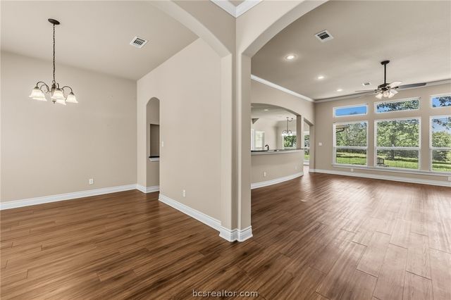 325 Planter Pointe Drive, Normangee, TX 77871