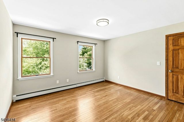 10 Red Robin Way, Raritan Twp., NJ 08822