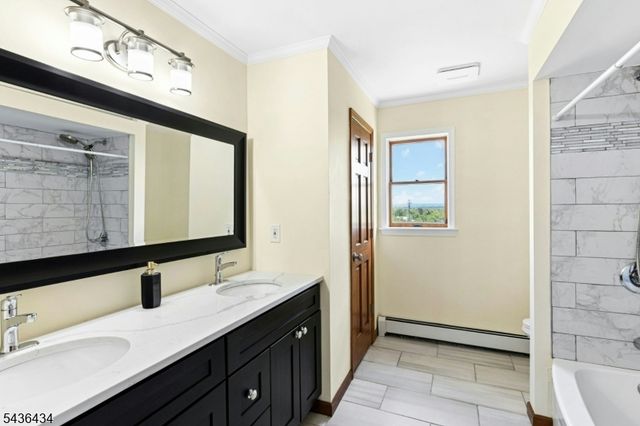 10 Red Robin Way, Raritan Twp., NJ 08822