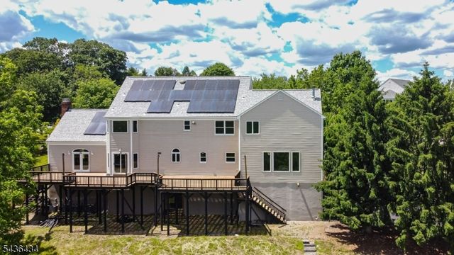 10 Red Robin Way, Raritan Twp., NJ 08822