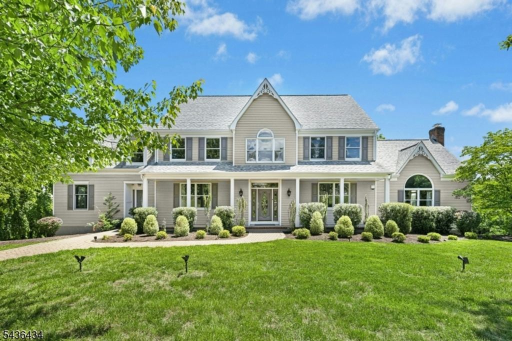 10 Red Robin Way, Raritan Twp., NJ 08822