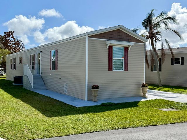 106 Sandhill Boulevard, Fort Pierce, FL 34982