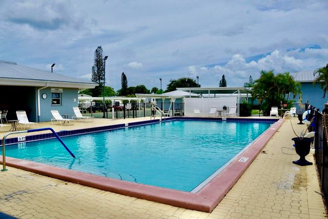 106 Sandhill Boulevard, Fort Pierce, FL 34982