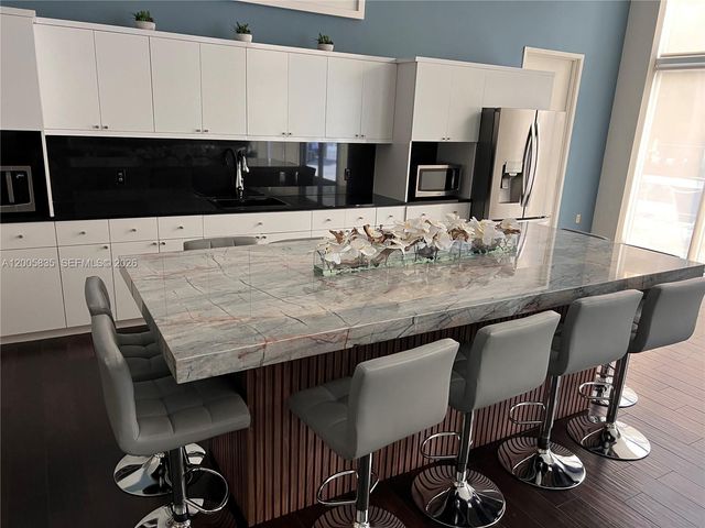 18800 NE 29th Avenue 419, Aventura, FL 33180