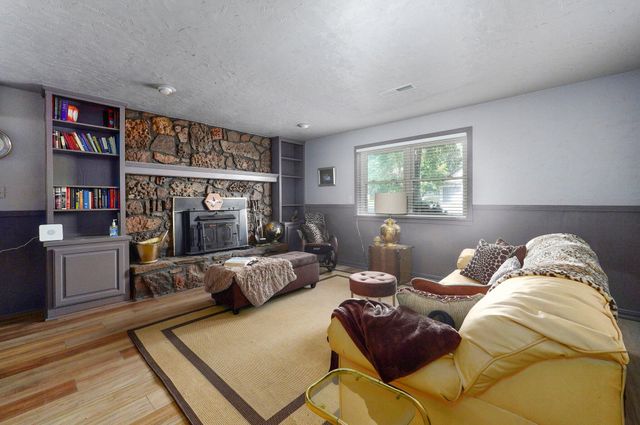 3443 South Kings Avenue, Springfield, MO 65807