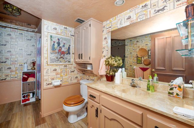 3443 South Kings Avenue, Springfield, MO 65807