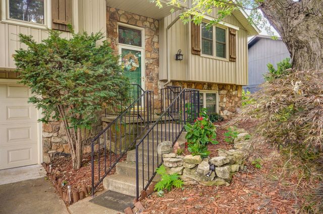 3443 South Kings Avenue, Springfield, MO 65807