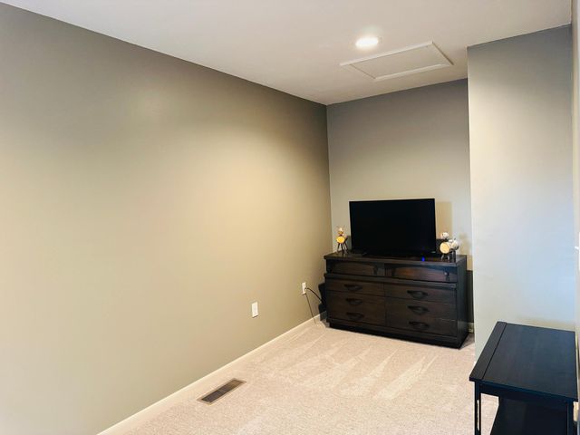 663 16th Street SW, Rochester, MN 55902