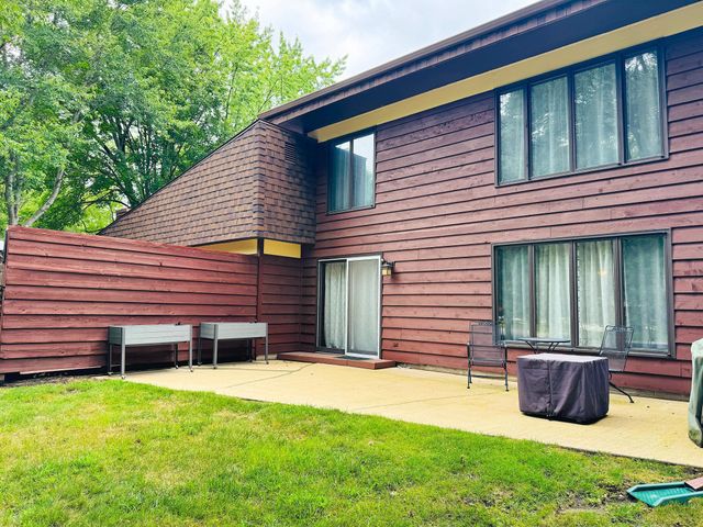 663 16th Street SW, Rochester, MN 55902