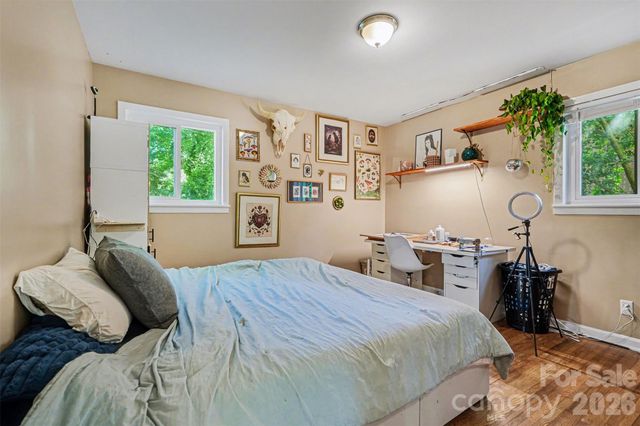 3942 Glenville Avenue, Charlotte, NC 28215