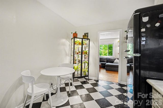 3942 Glenville Avenue, Charlotte, NC 28215