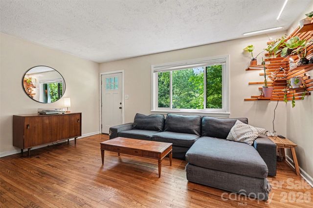 3942 Glenville Avenue, Charlotte, NC 28215