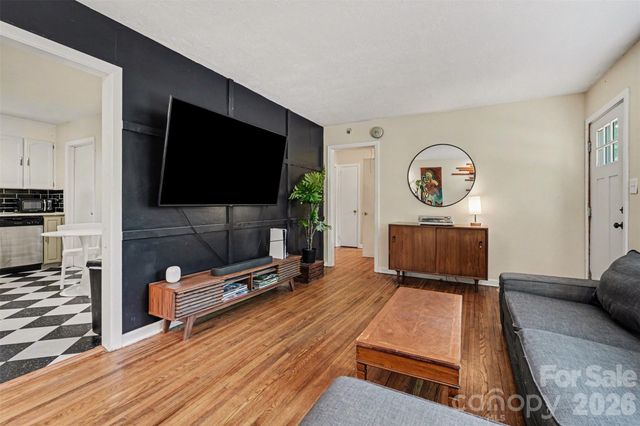 3942 Glenville Avenue, Charlotte, NC 28215