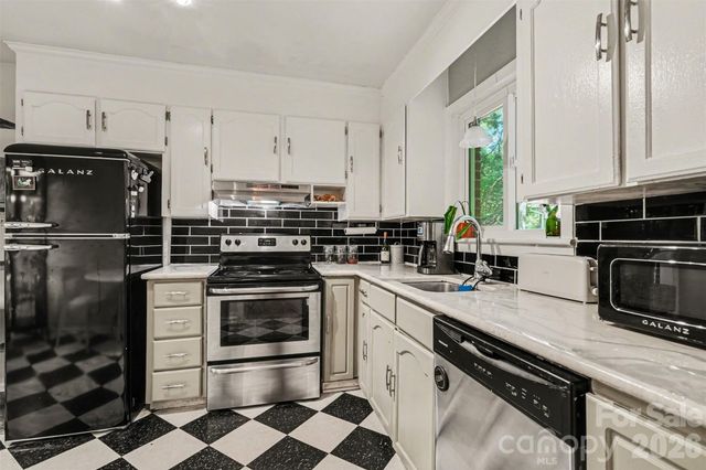 3942 Glenville Avenue, Charlotte, NC 28215