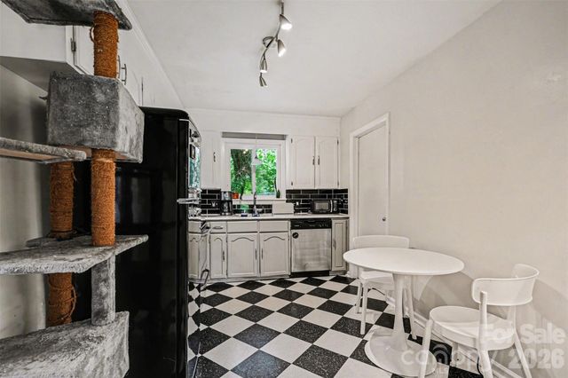 3942 Glenville Avenue, Charlotte, NC 28215