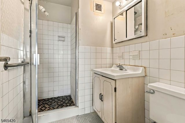 285 Aycrigg Ave 12G, Passaic City, NJ 07055