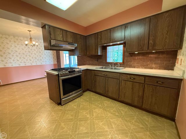26250 South River Road Road, Harrison Twp, MI 48045