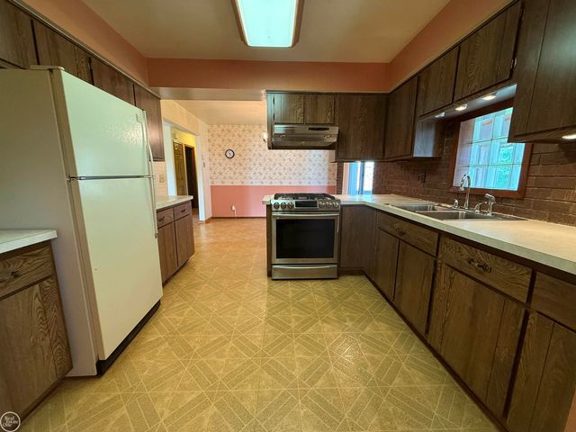 26250 South River Road Road, Harrison Twp, MI 48045
