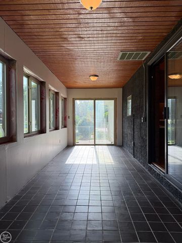 26250 South River Road Road, Harrison Twp, MI 48045