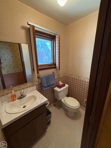 26250 South River Road Road, Harrison Twp, MI 48045