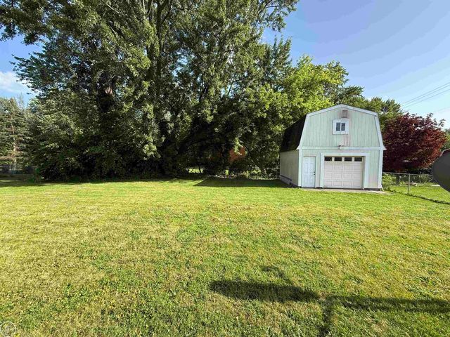 26250 South River Road Road, Harrison Twp, MI 48045