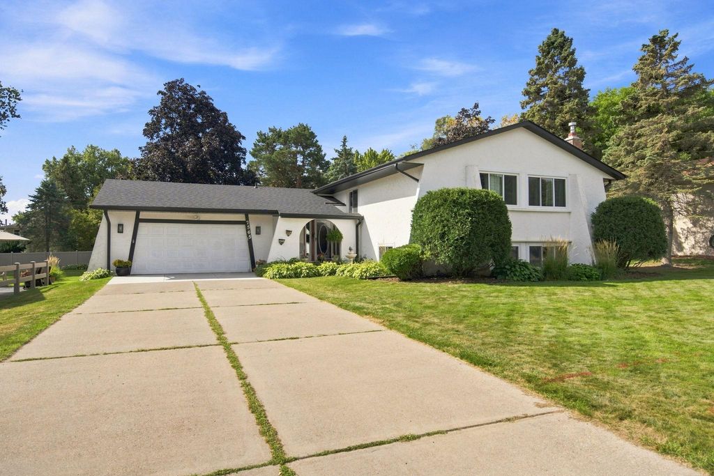 7565 Paul Road, Woodbury, MN 55125 — photo 2