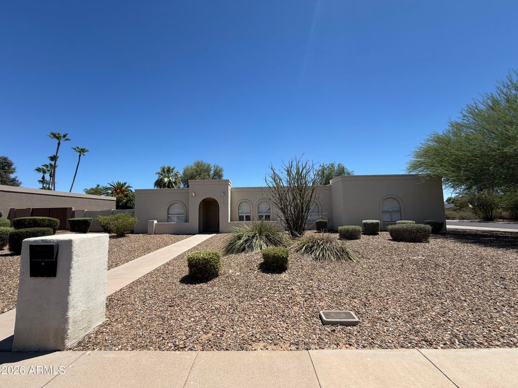Image 1 of property listing at 5701 E WALTANN Lane, Scottsdale, AZ 85254