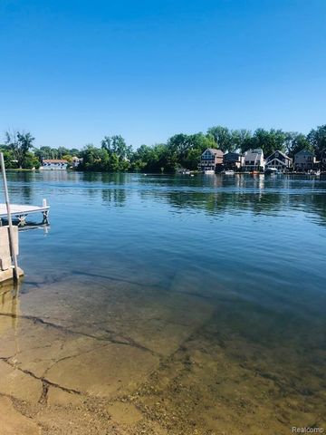 8396 Cooley Beach Drive, White Lake, MI 48386