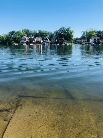 8396 Cooley Beach Drive, White Lake, MI 48386