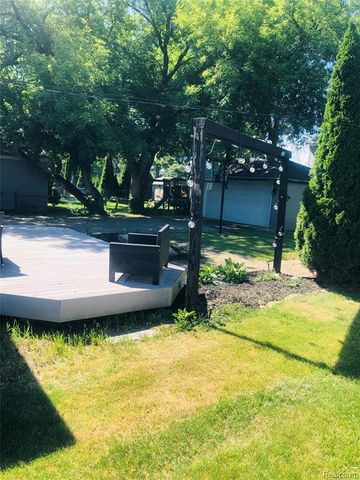 8396 Cooley Beach Drive, White Lake, MI 48386