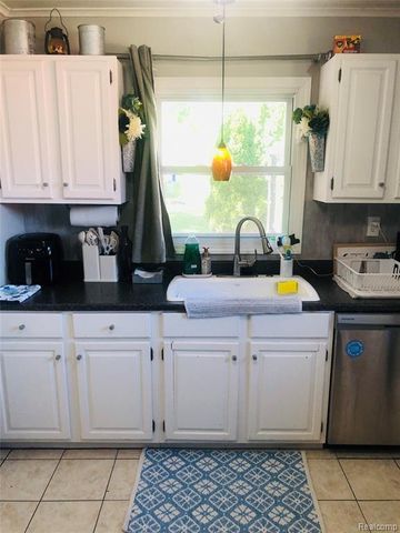 8396 Cooley Beach Drive, White Lake, MI 48386