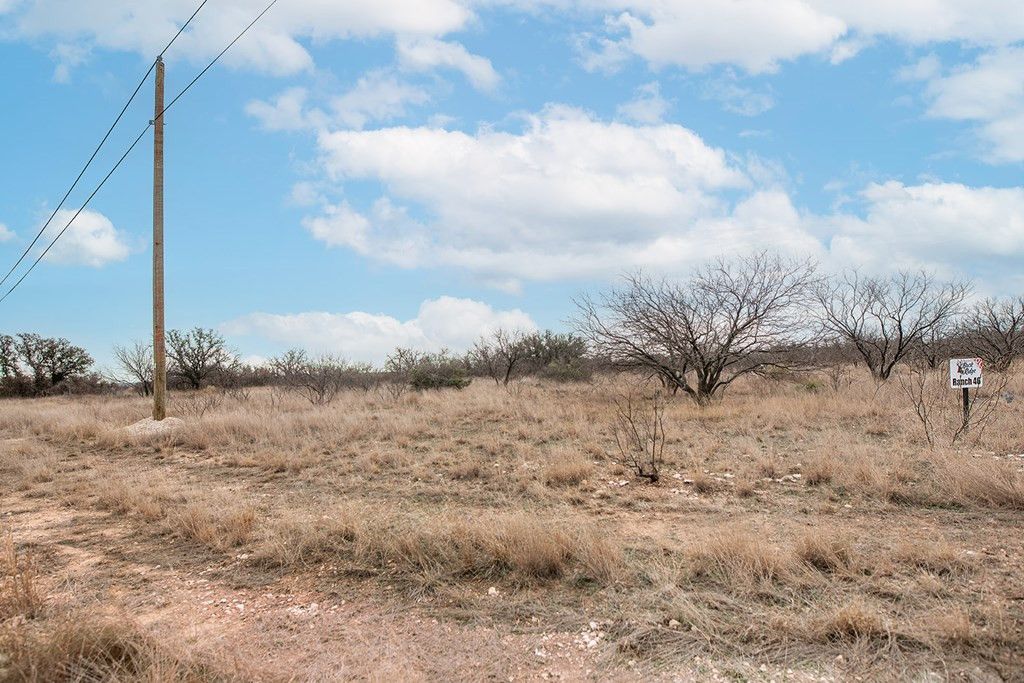 Image 6 of property listing at 9290 Buck Ridge, Brady, TX 76825