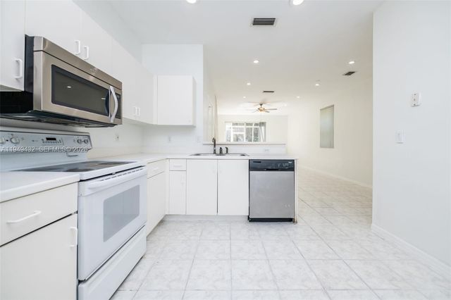 1911 Madeira Dr 1911, Weston, FL 33327