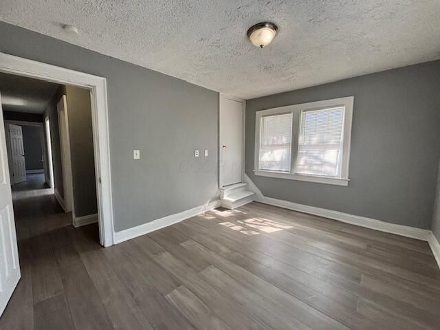 1093 S Champion Avenue, Columbus, OH 43206