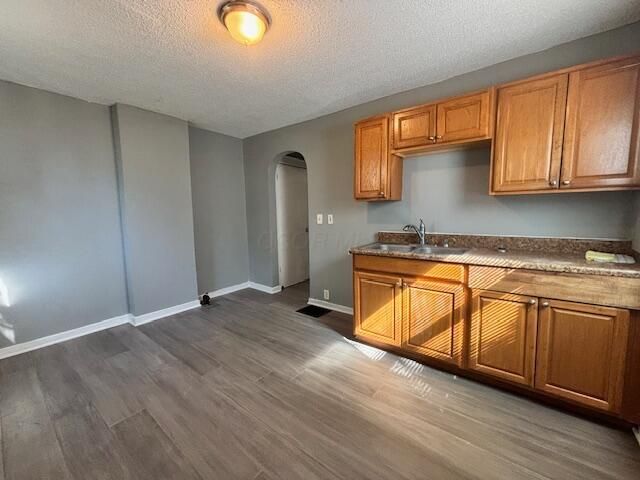 1093 S Champion Avenue, Columbus, OH 43206