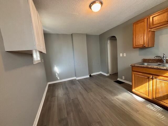 1093 S Champion Avenue, Columbus, OH 43206