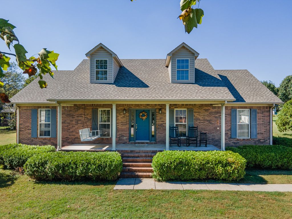 1159 White Dr, Lewisburg, TN 37091