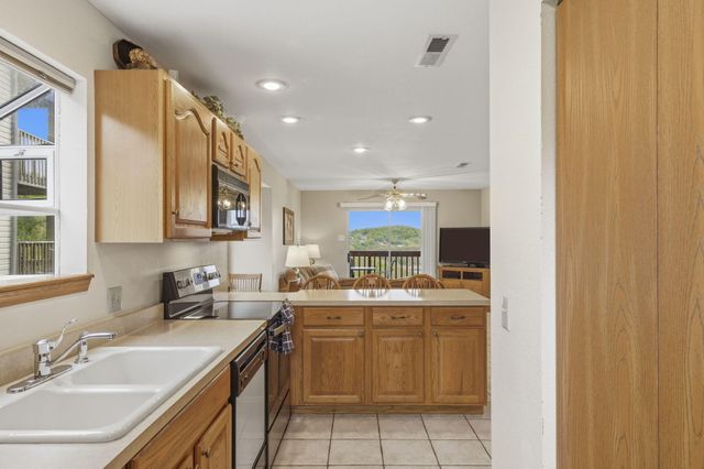 38 Lantern Bay Lane Apt 3, Branson, MO 65616