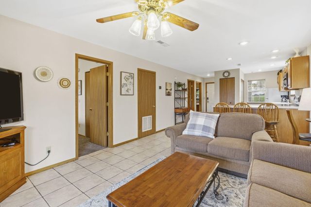 38 Lantern Bay Lane Apt 3, Branson, MO 65616