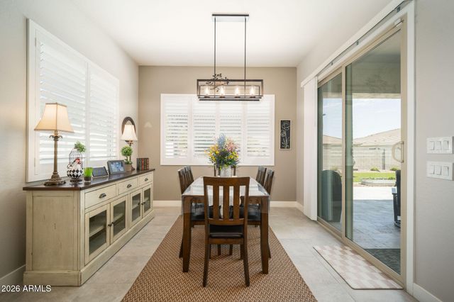 8562 W MYRTLE Avenue, Glendale, AZ 85305