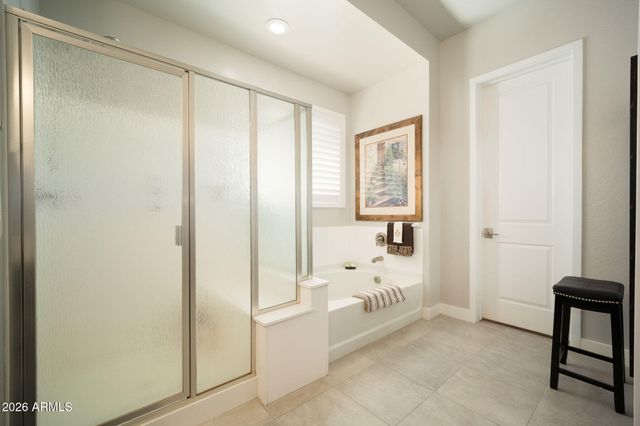 8562 W MYRTLE Avenue, Glendale, AZ 85305