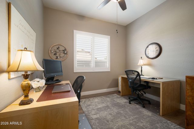 8562 W MYRTLE Avenue, Glendale, AZ 85305
