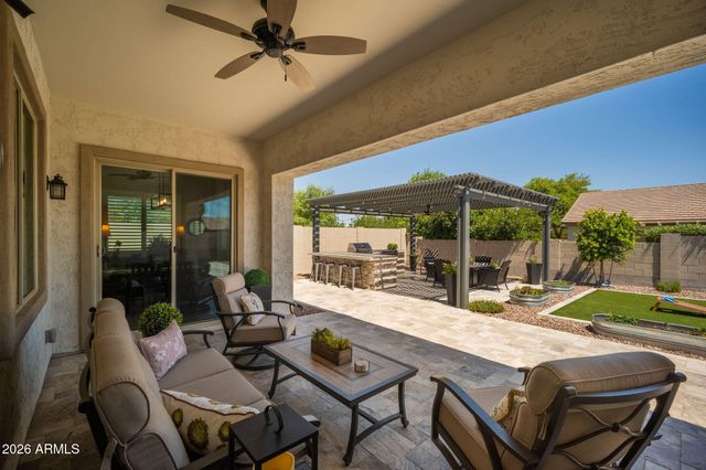 8562 W MYRTLE Avenue, Glendale, AZ 85305