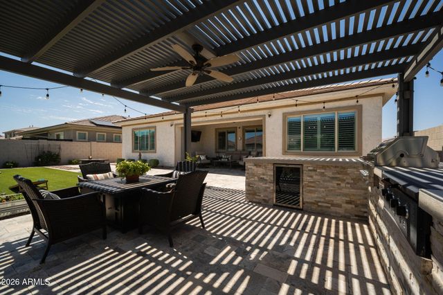 8562 W MYRTLE Avenue, Glendale, AZ 85305